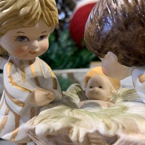 Vintage 1972 Moppets Manger Music Box Porcelain Jesus Angels - All Ye Faithful
